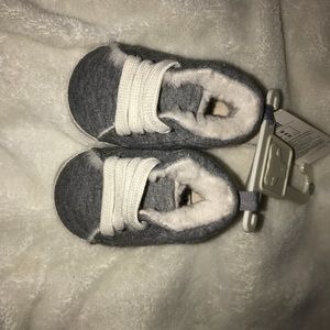 Baby gap shoes